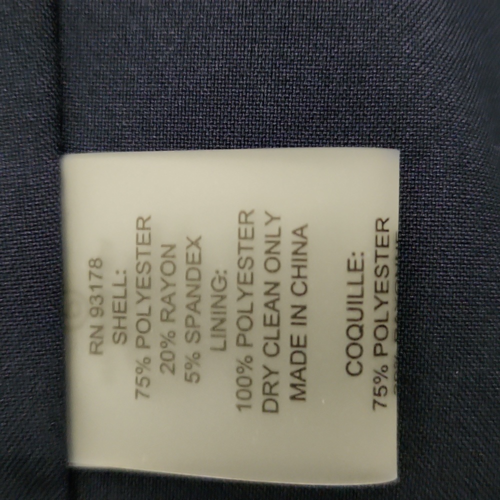 NWT Elie Tahari Long Cutaway Denim Vest. Size 8 - Picture 7 of 8